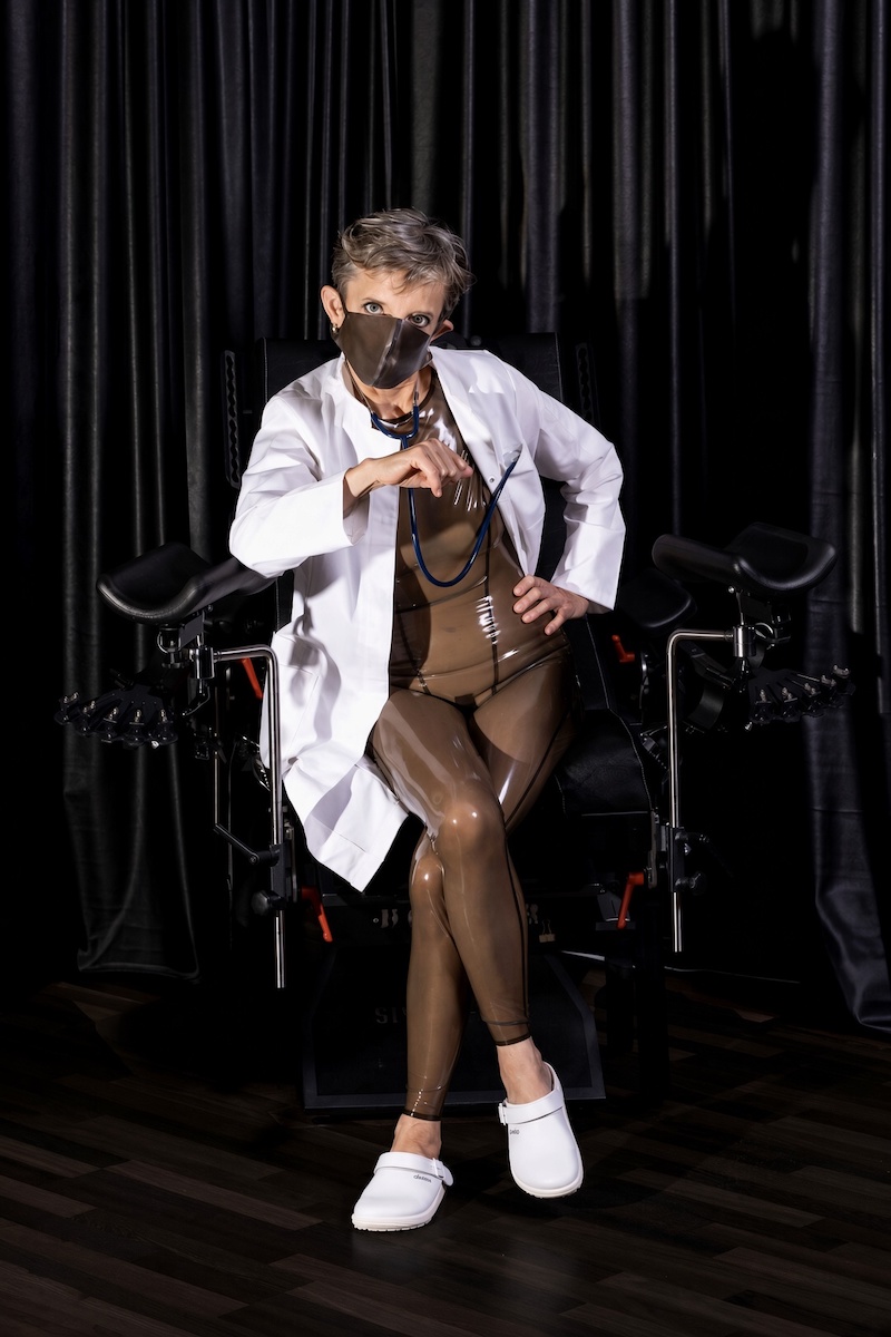 35.johanna-weber-gummiaerztin1.jpg