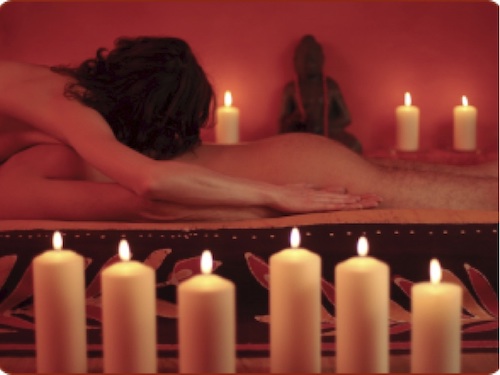 Kerzen und Sinnlichkeit beim Tantra-Massagekurs für Sexarbeitende bei Sinnesart in Dresden